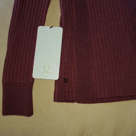 NEW Lululemon sweater size 6 - Picture 5 of 6